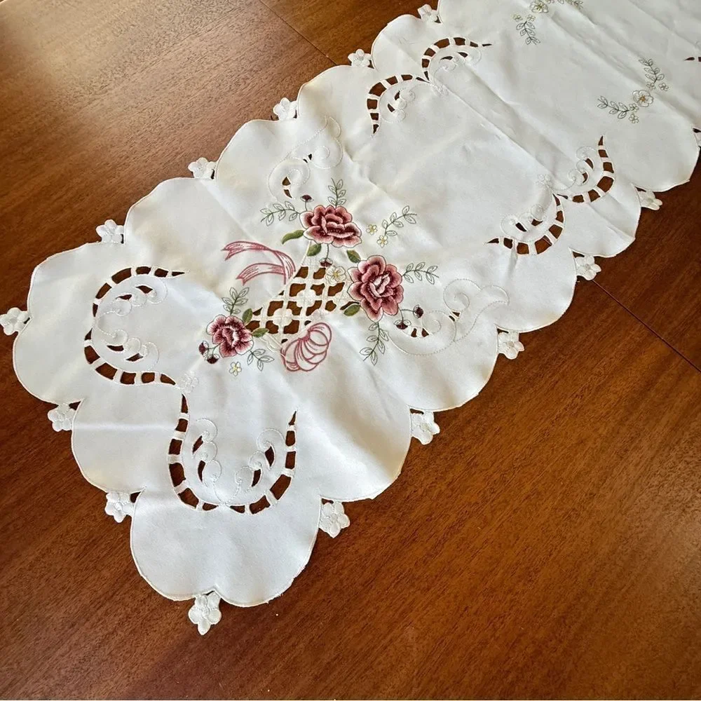 Vintage Doily Style Table Rubber With Embroidered Pink And Green Flowers 57”x15”